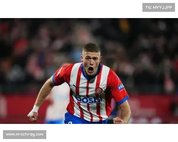 扬赫尔-埃雷拉“一仆二主”,皇家社会签下后回租赫罗纳。 扬赫尔-埃雷拉“一仆二主”,皇家社会签下后回租赫罗纳。